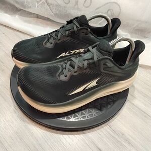 Altra Womens Torin 8 Black White Running Shoes Ego Max Foam Cushioning SIZE 9